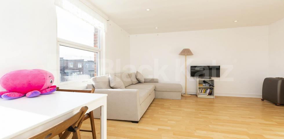 			NEW INSTRUCTION!, 1 Bedroom, 1 bath, 1 reception Flat			 Hampden Road , Haringey